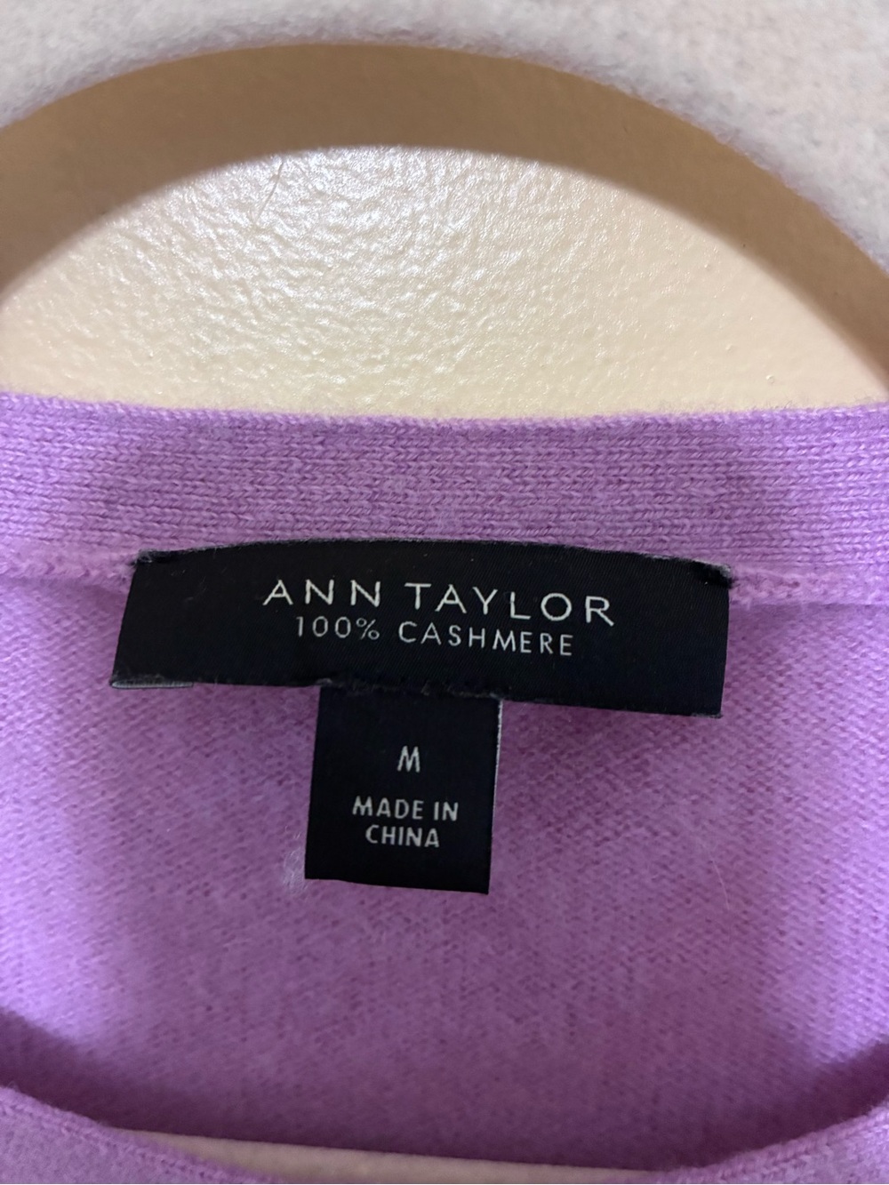 Ann Taylor 100% Cashmere Crewneck Pullover Sweater Womens M Lilac Purple - Picture 3 of 6